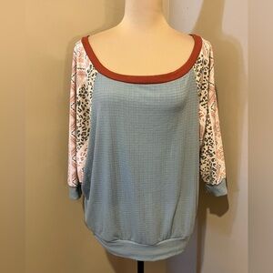 Oli & Hali Oversized Blue & Burnt Orange Top w/ Patterned Sleeves, size Small